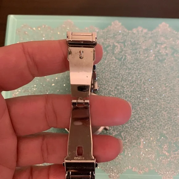 Michael Kors women watch - Picture 10 of 13